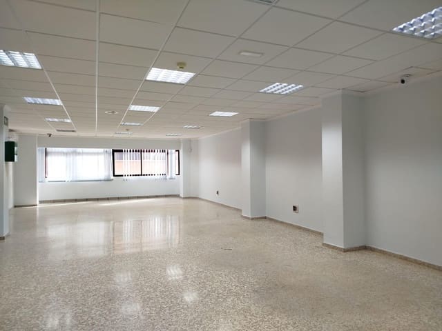 Office for rent in Las Palmas de Gran Canaria - € 1,200 (Ref: 9882304)