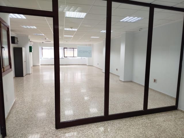 Office for rent in Las Palmas de Gran Canaria - € 1,200 (Ref: 9882304)