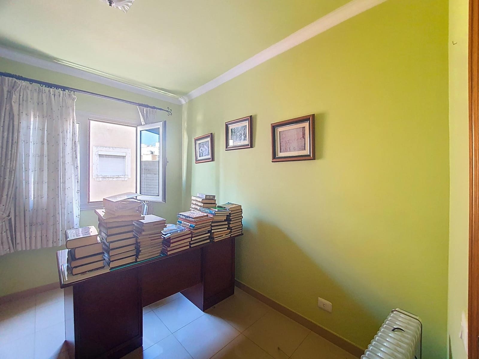 6 bedroom Flat for sale in Las Palmas de Gran Canaria - € 380,000 (Ref: 9882311)