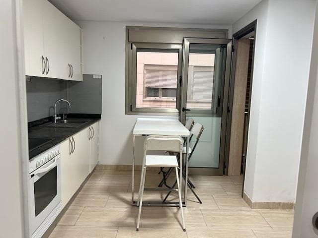 3 soverom Leilighet til leie i Guanarteme, Las Palmas de Gran Canaria - € 1 300 (Ref: 9882313)