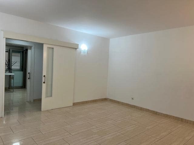 3 soverom Leilighet til leie i Las Palmas de Gran Canaria - € 1 300 (Ref: 9882313)