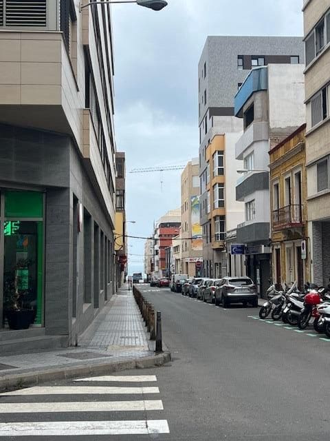 2 soverom Leilighet til leie i Las Palmas de Gran Canaria - € 1 200 (Ref: 9882314)