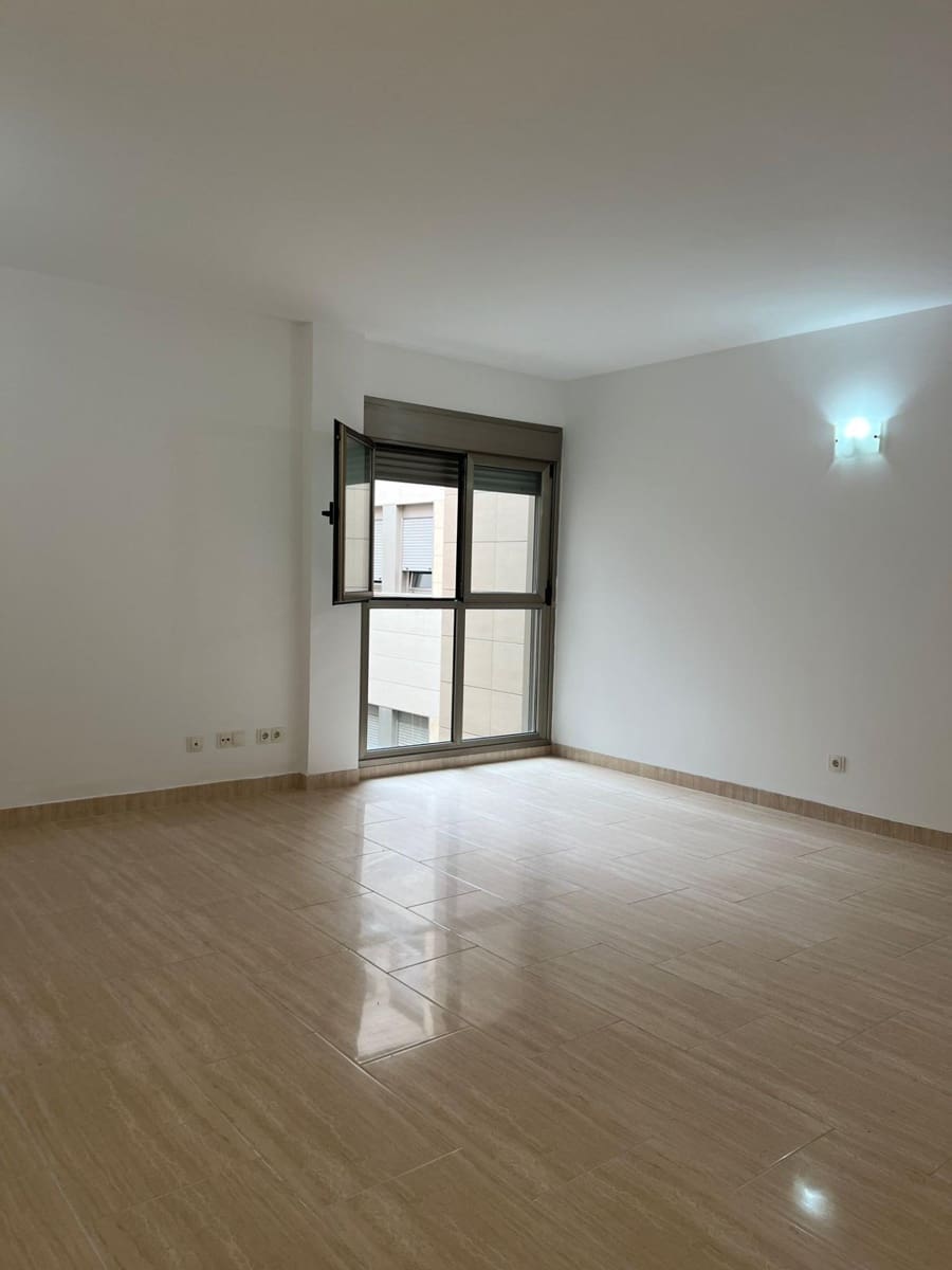 2 soverom Leilighet til leie i Las Palmas de Gran Canaria - € 1 200 (Ref: 9882314)