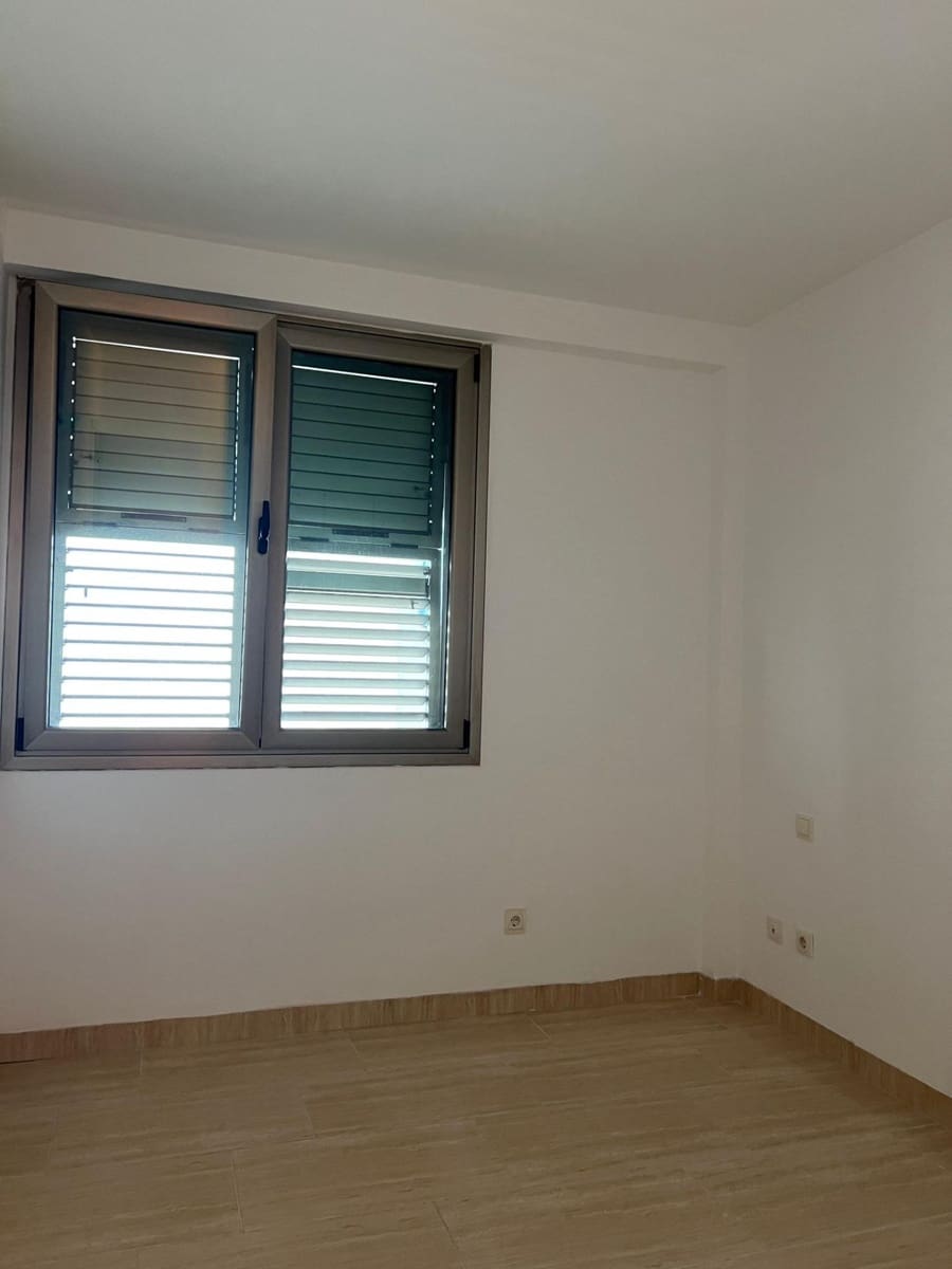 2 soverom Leilighet til leie i Las Palmas de Gran Canaria - € 1 200 (Ref: 9882314)