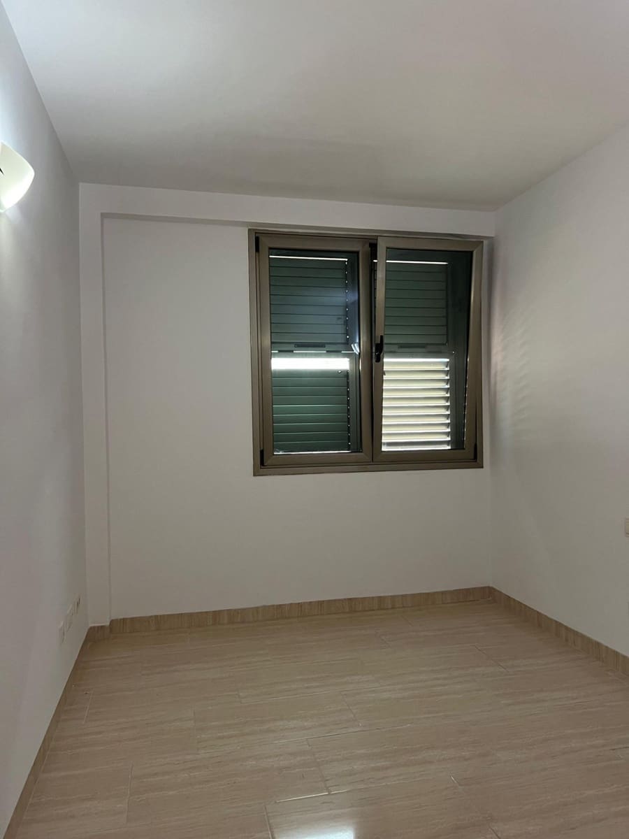 2 soverom Leilighet til leie i Las Palmas de Gran Canaria - € 1 200 (Ref: 9882314)