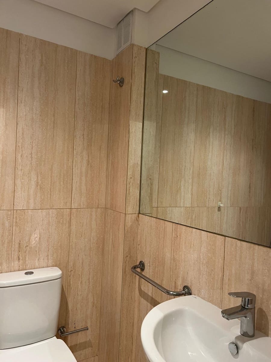 2 soverom Leilighet til leie i Las Palmas de Gran Canaria - € 1 200 (Ref: 9882314)
