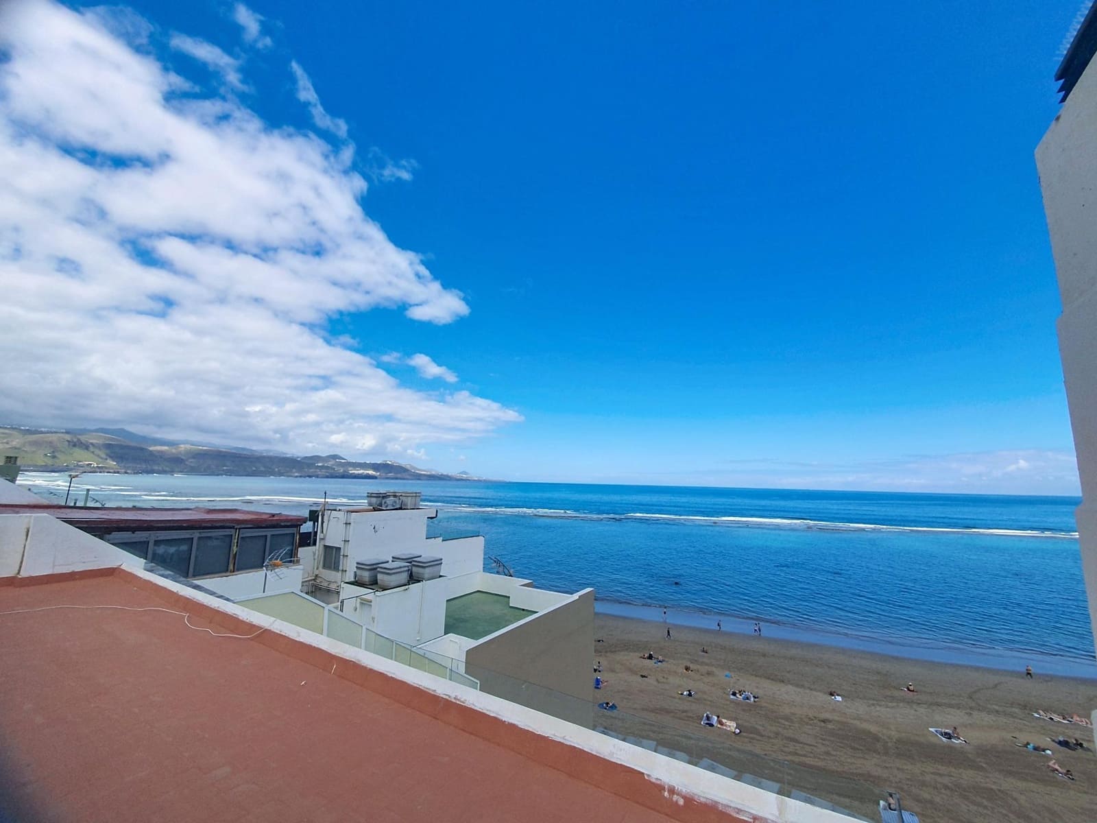 2 bedroom Flat for sale in Las Palmas de Gran Canaria - € 391,000 (Ref: 9882316)