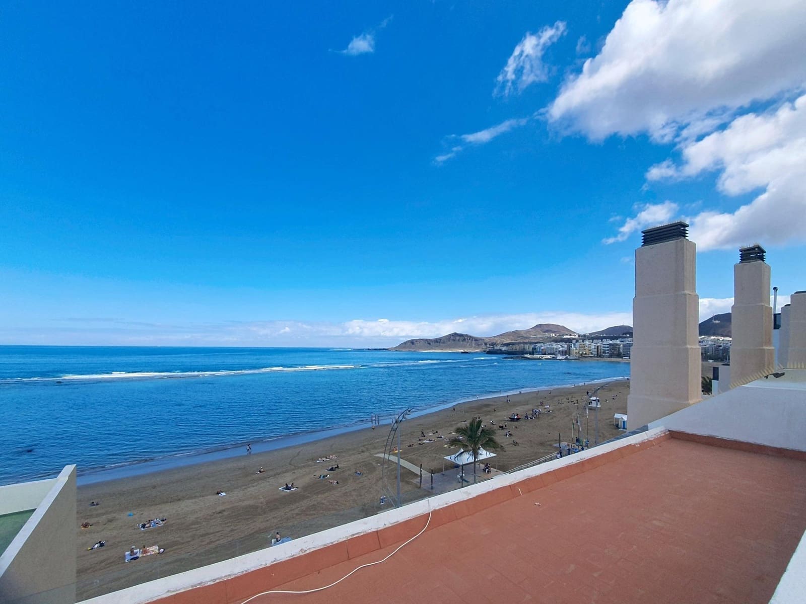 2 bedroom Flat for sale in Las Palmas de Gran Canaria - € 391,000 (Ref: 9882316)