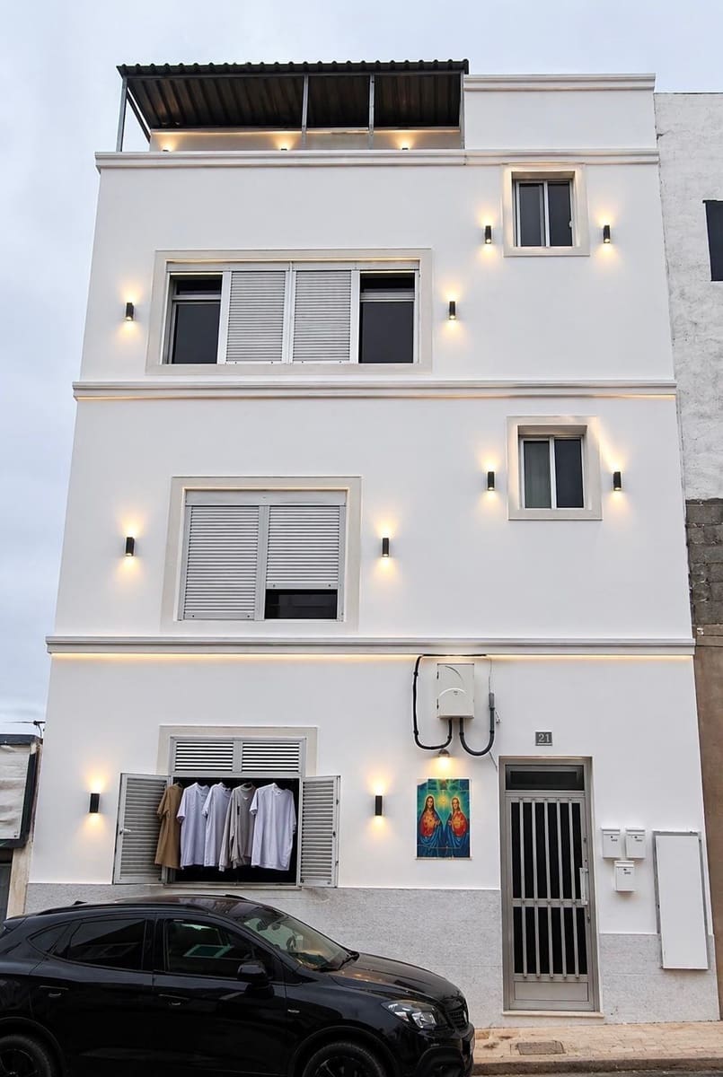 8 soverom Leilighet til salgs i Las Palmas de Gran Canaria - € 495 000 (Ref: 9882317)