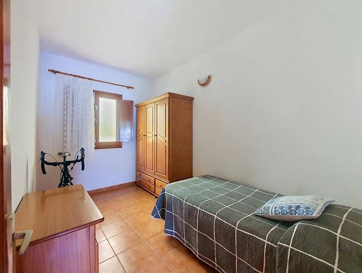 4 bedroom Townhouse for sale in Teror with garage - € 209,000 (Ref: 9882319)