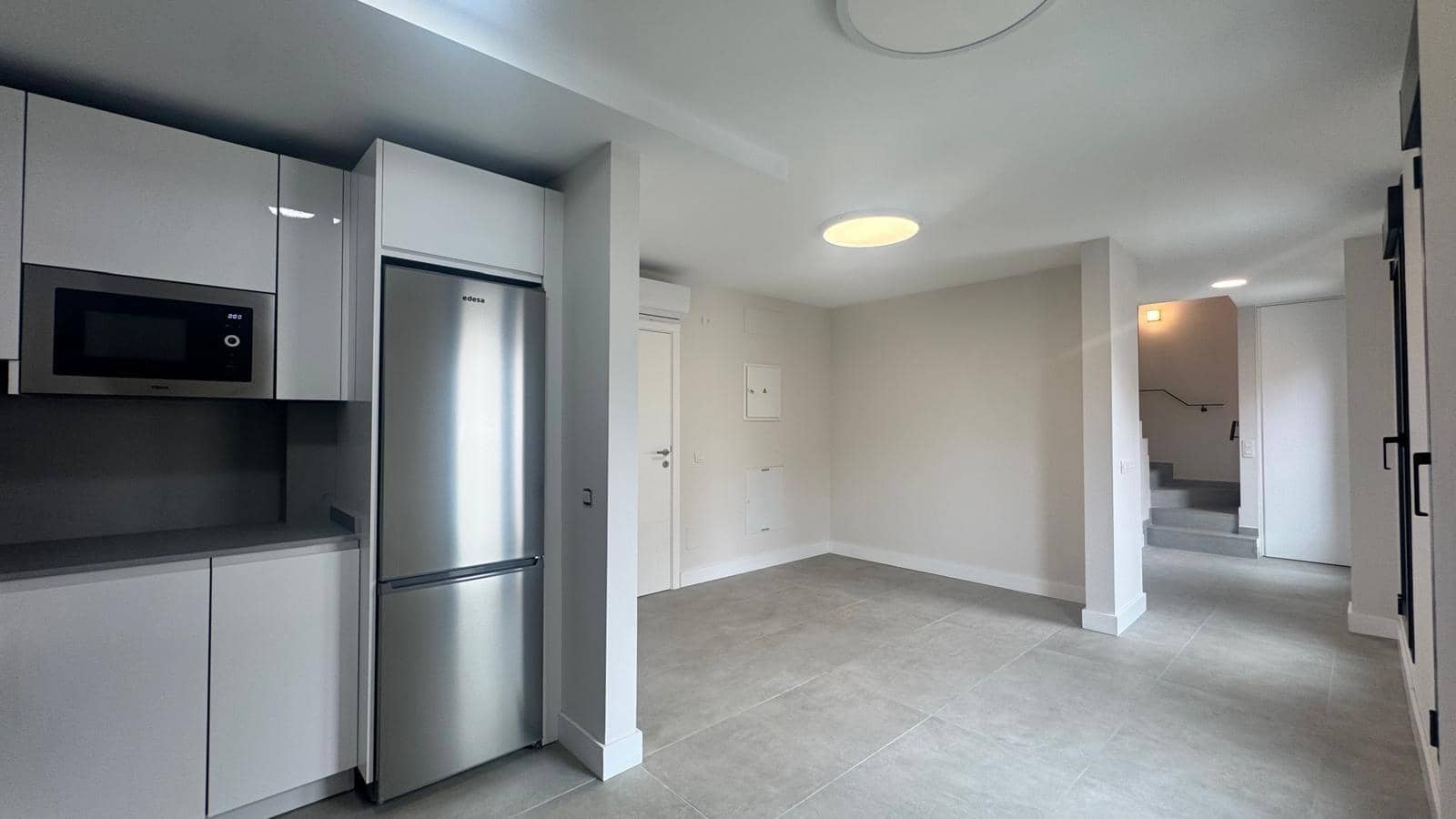2 soveværelse Lejlighed til leje i Las Palmas de Gran Canaria - € 1.300 (Ref: 9882322)