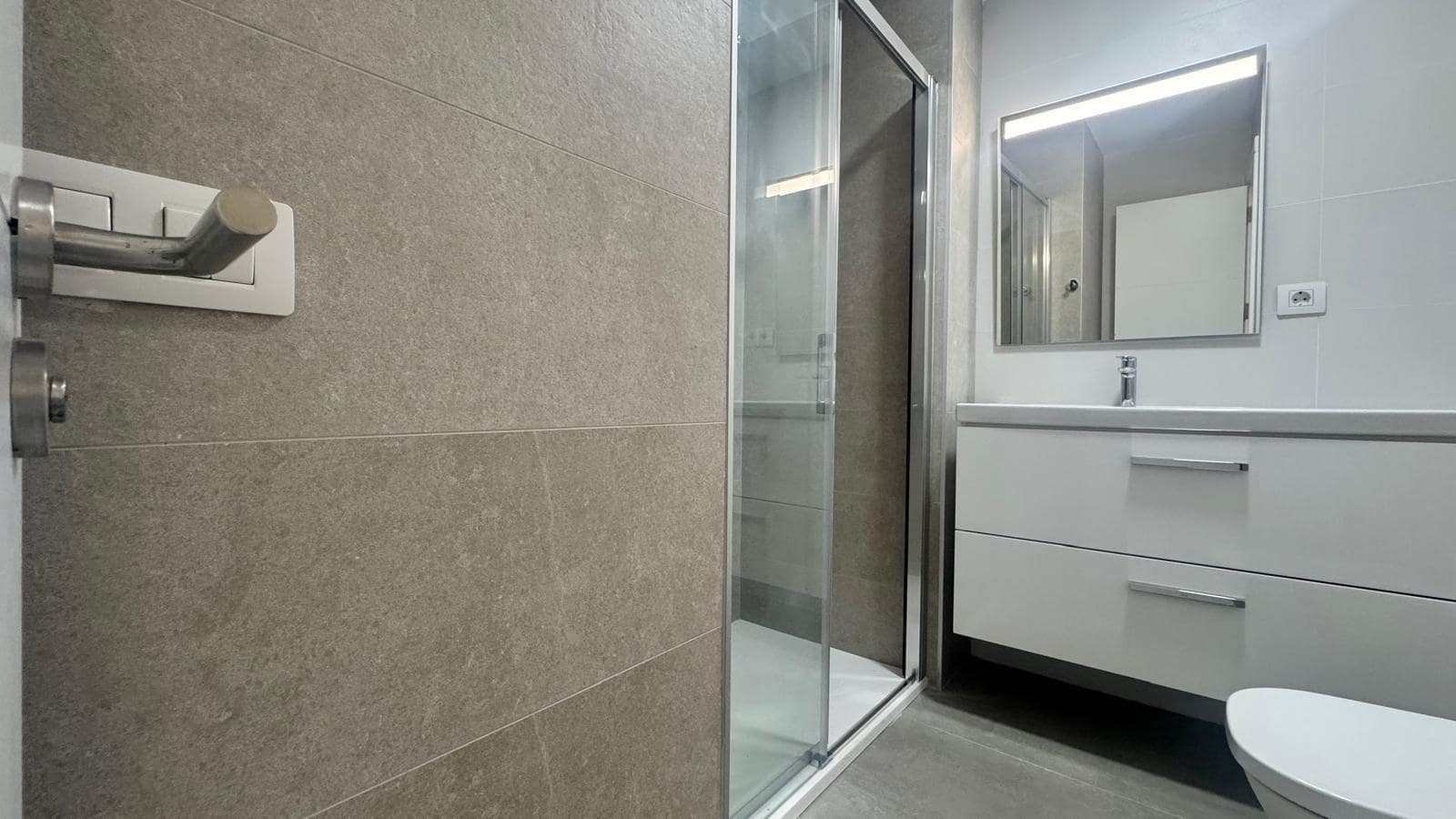 2 soveværelse Lejlighed til leje i Las Palmas de Gran Canaria - € 1.300 (Ref: 9882322)