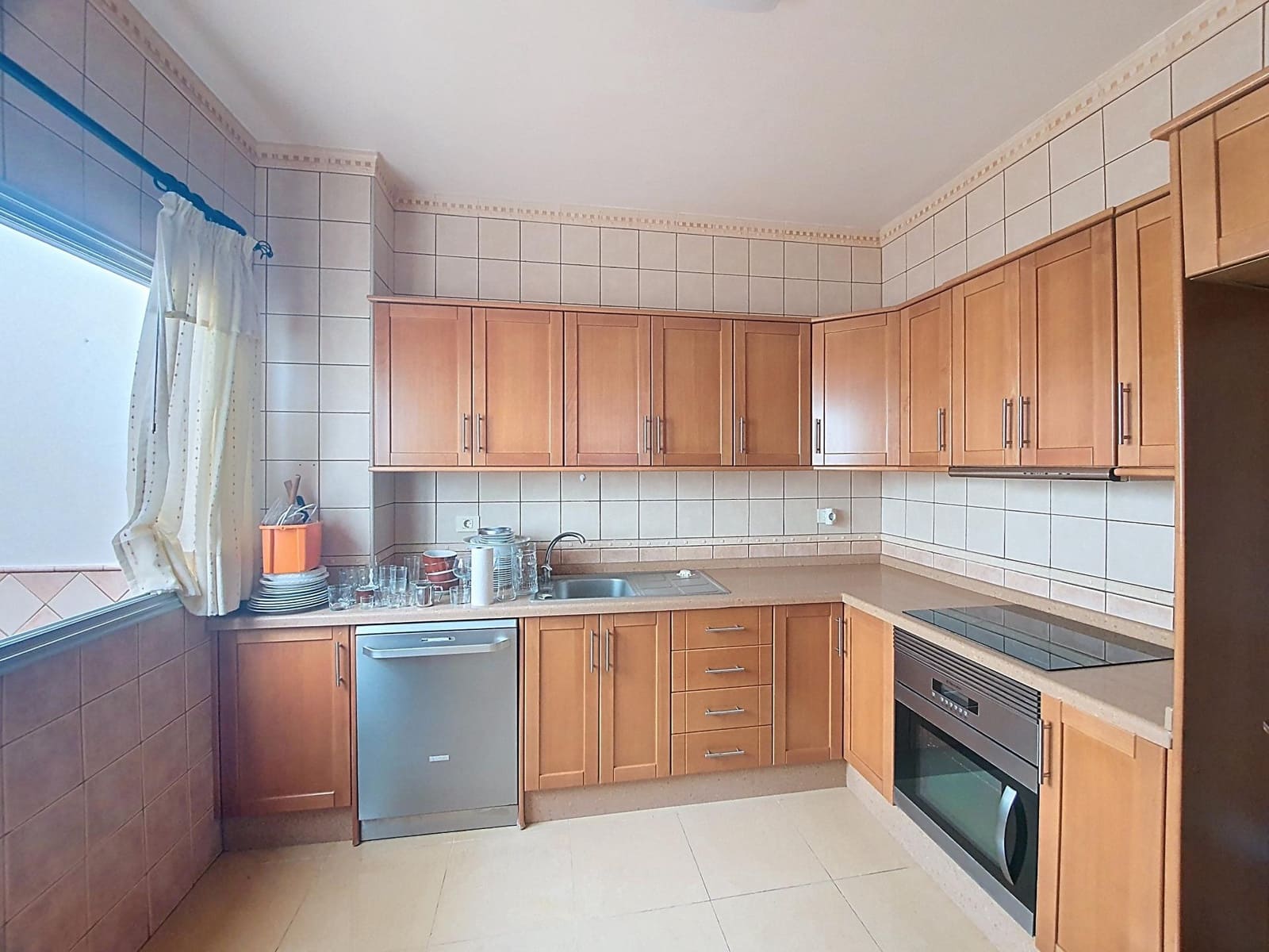 4 bedroom Flat for sale in Las Palmas de Gran Canaria - € 250,000 (Ref: 9882323)