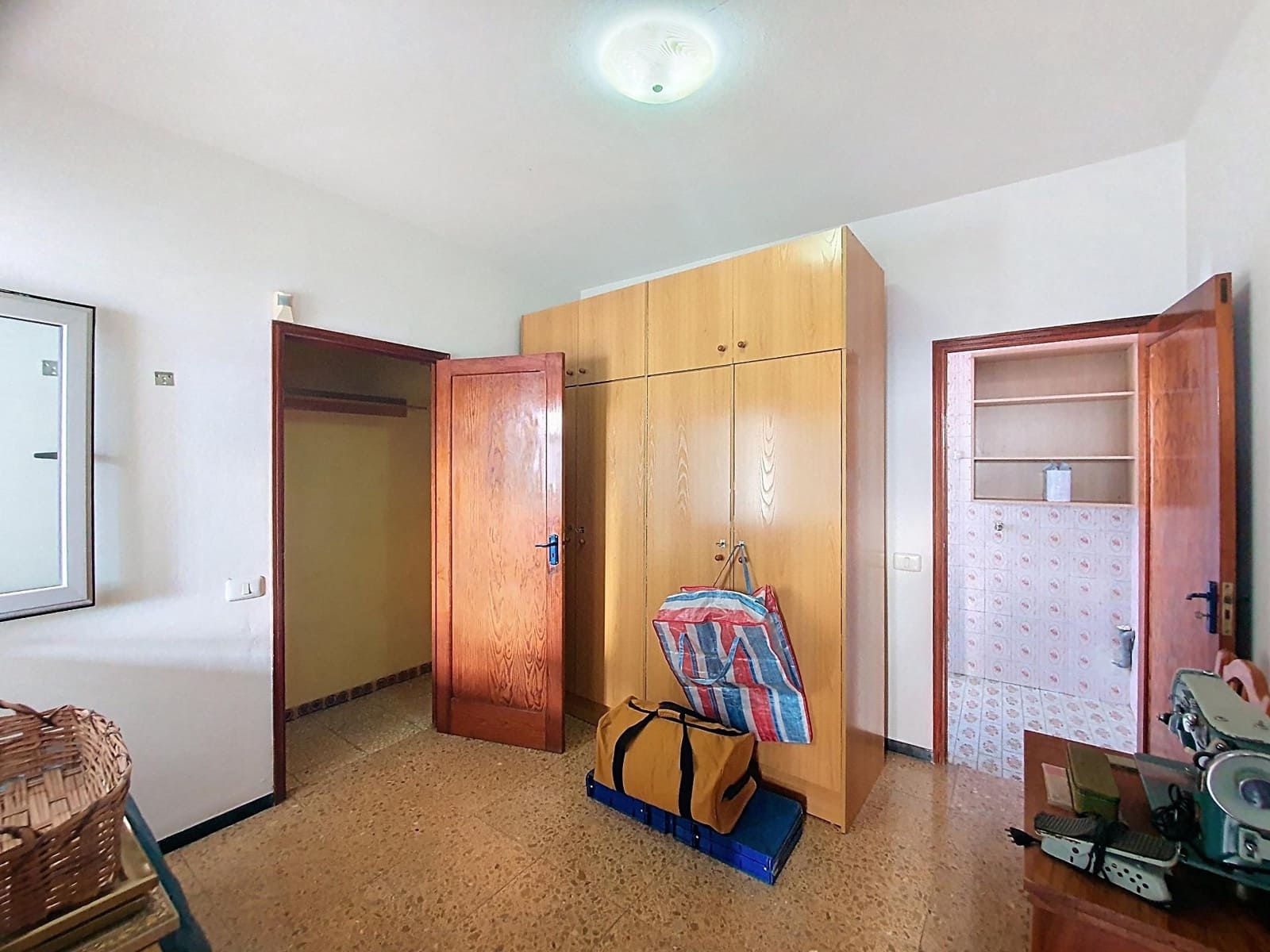 4 bedroom Flat for sale in Las Palmas de Gran Canaria - € 250,000 (Ref: 9882323)