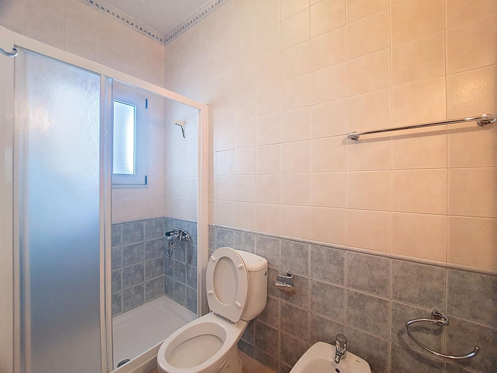 4 bedroom Flat for sale in Las Palmas de Gran Canaria - € 250,000 (Ref: 9882323)