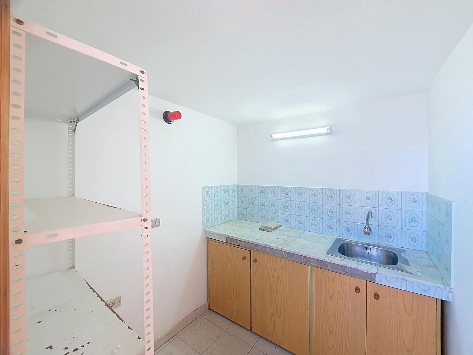 4 bedroom Flat for sale in Las Palmas de Gran Canaria - € 250,000 (Ref: 9882323)