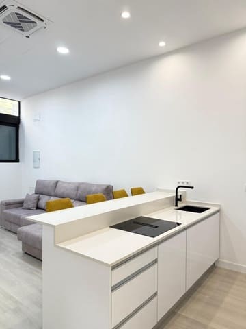 2 sypialnia Mieszkanie do wynajęcia w Las Palmas de Gran Canaria - 1 500 € (Ref: 9882325)