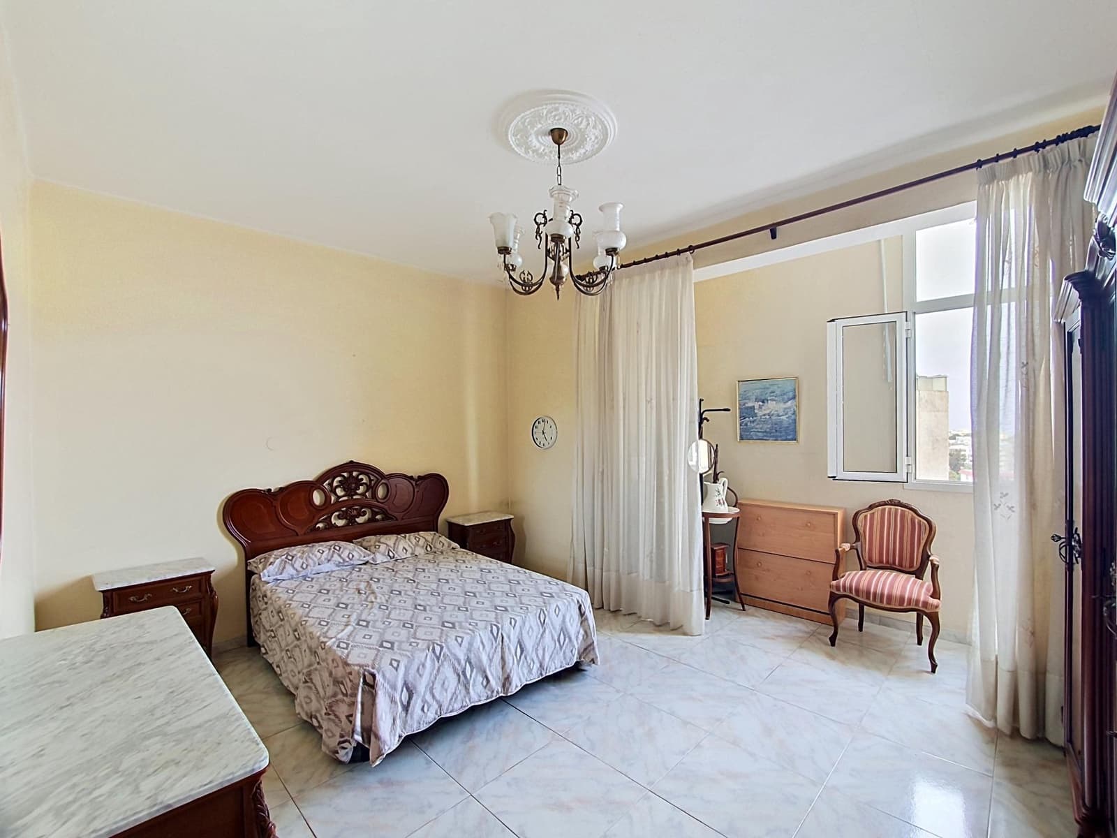 5 sypialnia Dom na sprzedaż w Las Palmas de Gran Canaria z garażem - 490 000 € (Ref: 9892494)