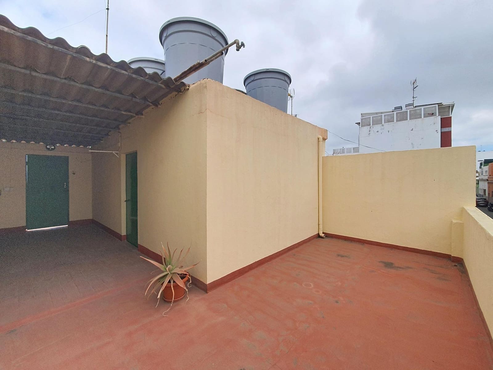 5 sypialnia Dom na sprzedaż w Las Palmas de Gran Canaria z garażem - 490 000 € (Ref: 9892494)