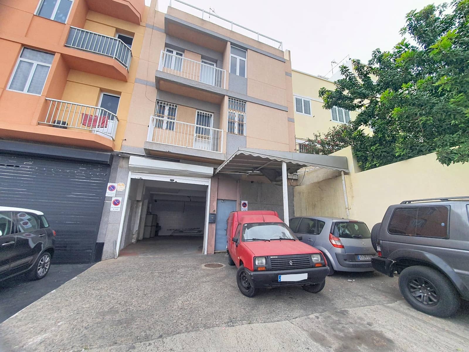 5 slaapkamer Huis te koop in Las Palmas de Gran Canaria met garage - € 490.000 (Ref: 9892494)