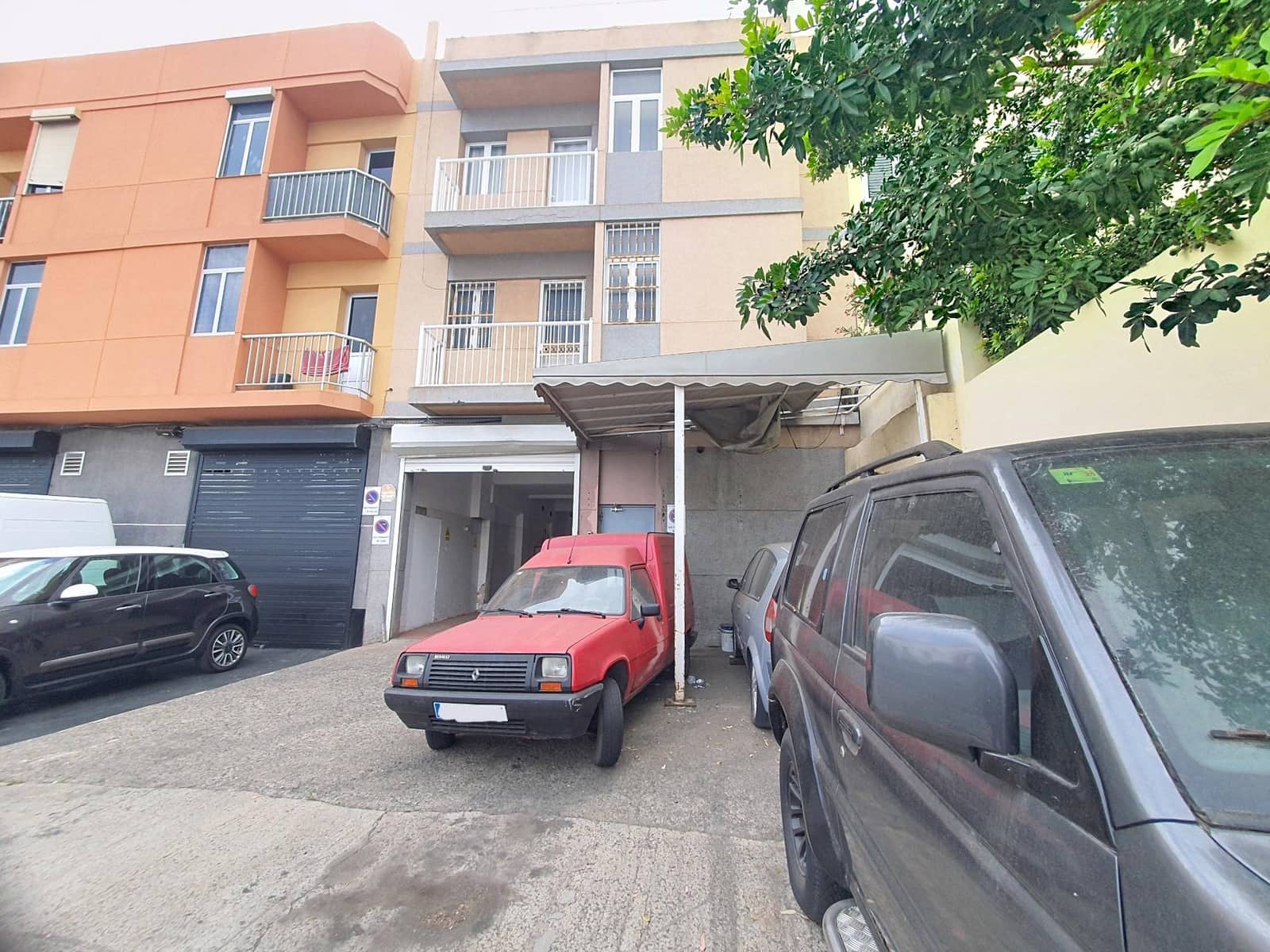 5 slaapkamer Huis te koop in Las Palmas de Gran Canaria met garage - € 490.000 (Ref: 9892494)