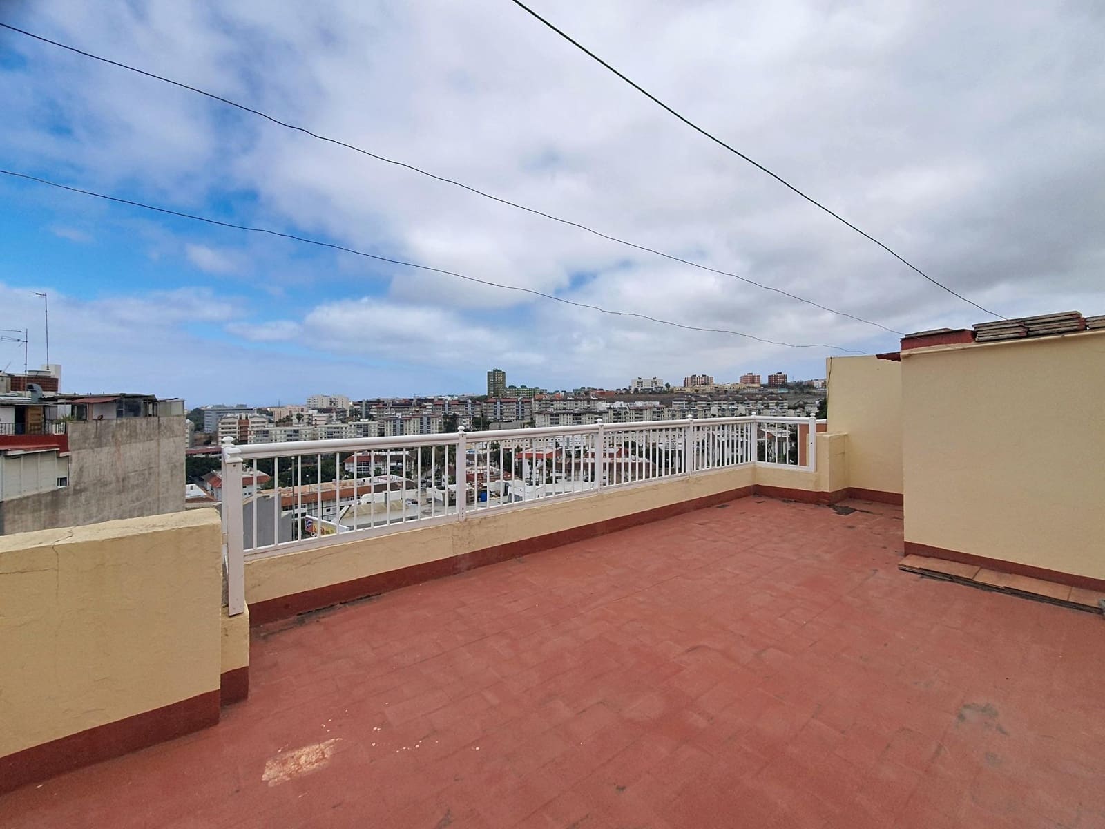 5 slaapkamer Huis te koop in Las Palmas de Gran Canaria met garage - € 490.000 (Ref: 9892494)
