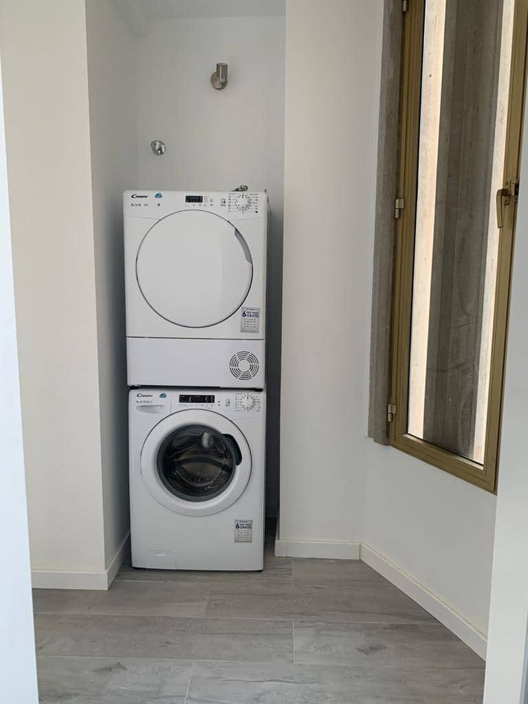 Piso de 4 habitaciones en Las Palmas de Gran Canaria en alquiler - 1.975 € (Ref: 9898921)