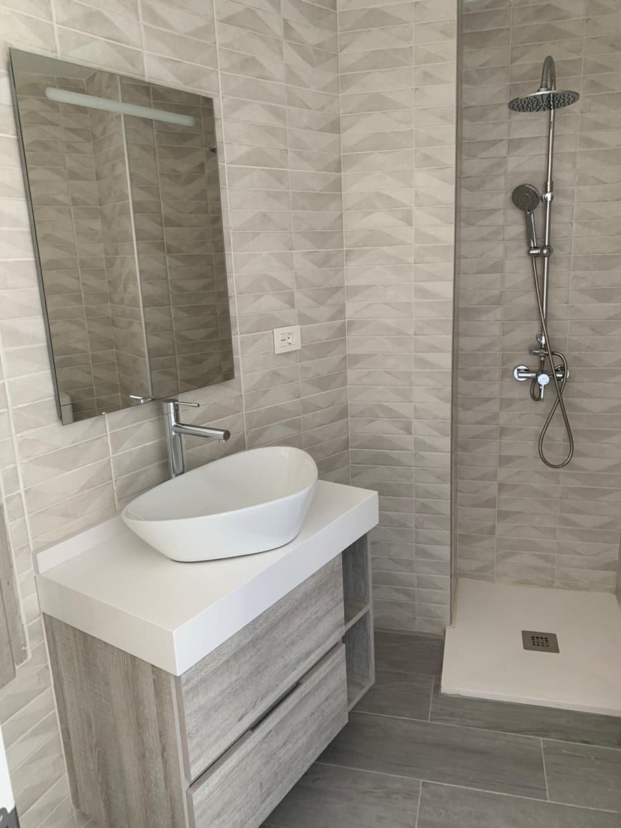 Piso de 4 habitaciones en Las Palmas de Gran Canaria en alquiler - 1.975 € (Ref: 9898921)