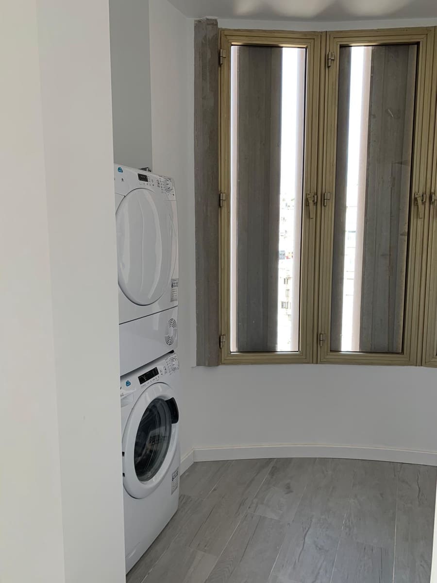 Piso de 4 habitaciones en Las Palmas de Gran Canaria en alquiler - 1.975 € (Ref: 9898921)