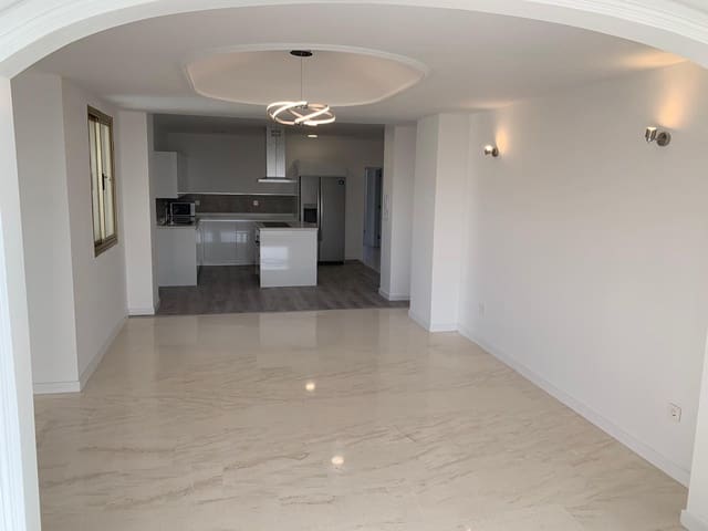 Piso de 4 habitaciones en Arenales - Lugo - Avda. Marítima, Las Palmas de Gran Canaria en alquiler - 1.975 € (Ref: 9898921)