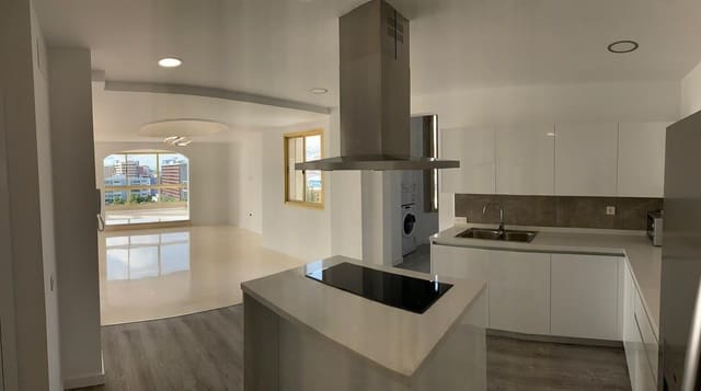 Piso de 4 habitaciones en Arenales - Lugo - Avda. Marítima, Las Palmas de Gran Canaria en alquiler - 1.975 € (Ref: 9898921)