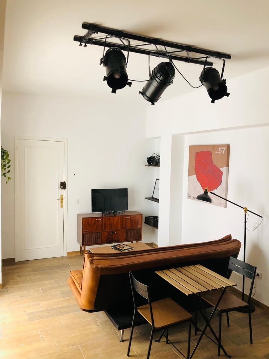 Studio for rent in Las Palmas de Gran Canaria - € 850 (Ref: 9927527)