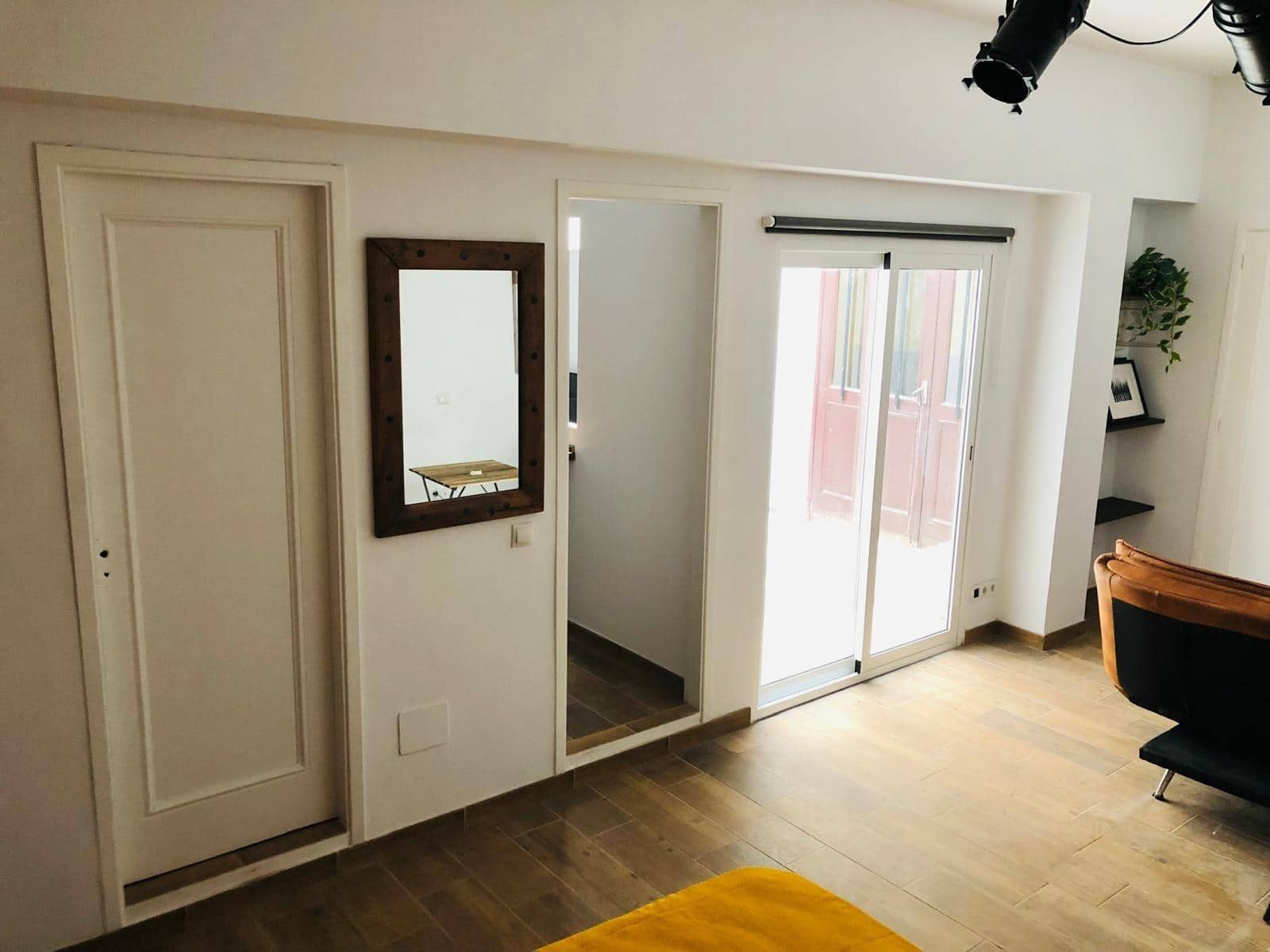Studio for rent in Las Palmas de Gran Canaria - € 850 (Ref: 9927527)
