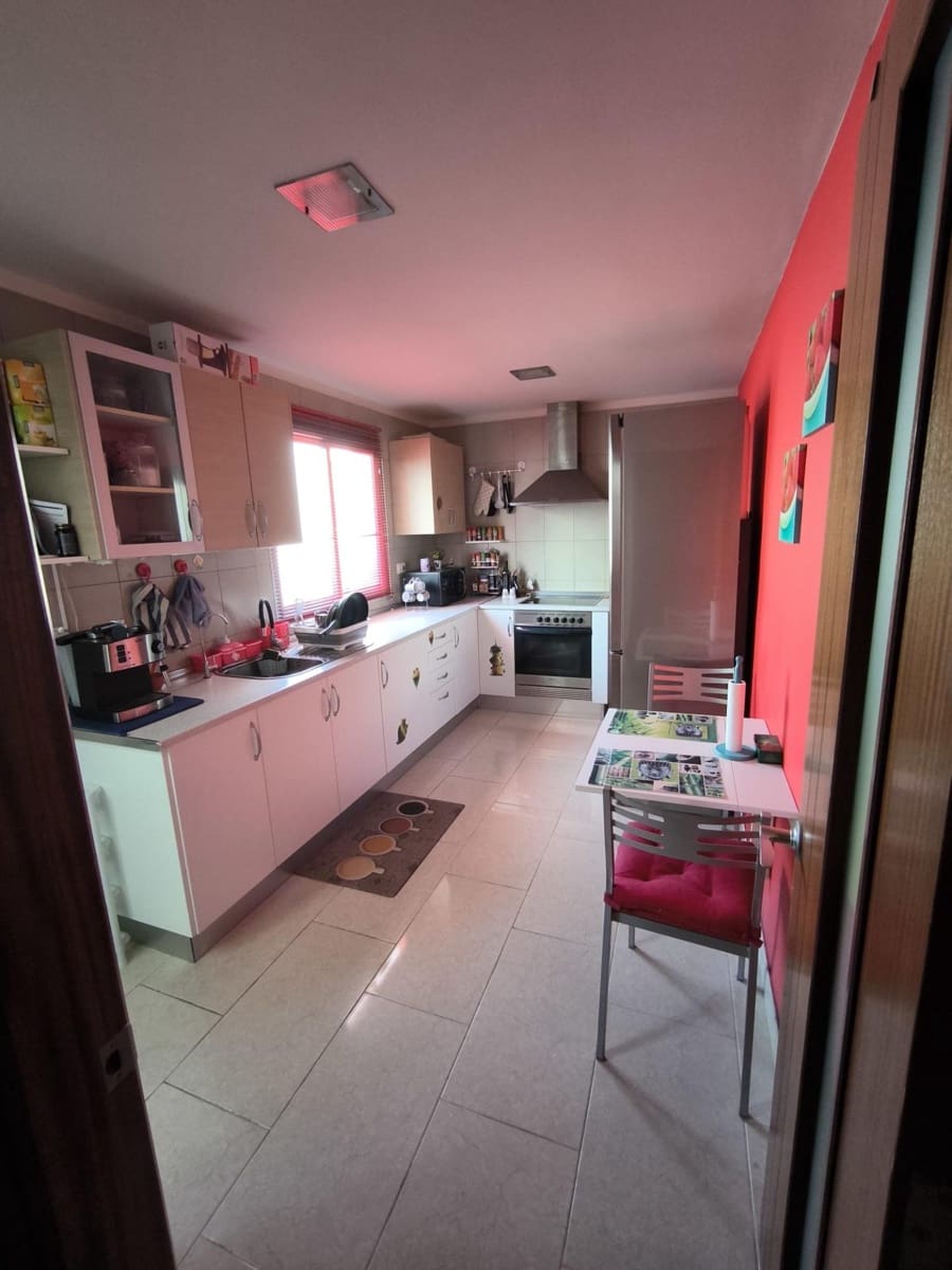 Appartement de 3 chambres à louer à Las Palmas de Gran Canaria avec garage - 1 100 € (Ref: 9942626)