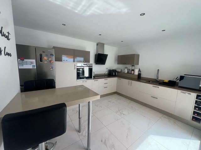 3 soverom Hus til salgs i San Eugenio Alto, Adeje med garasje - € 475 000 (Ref: 8579368)