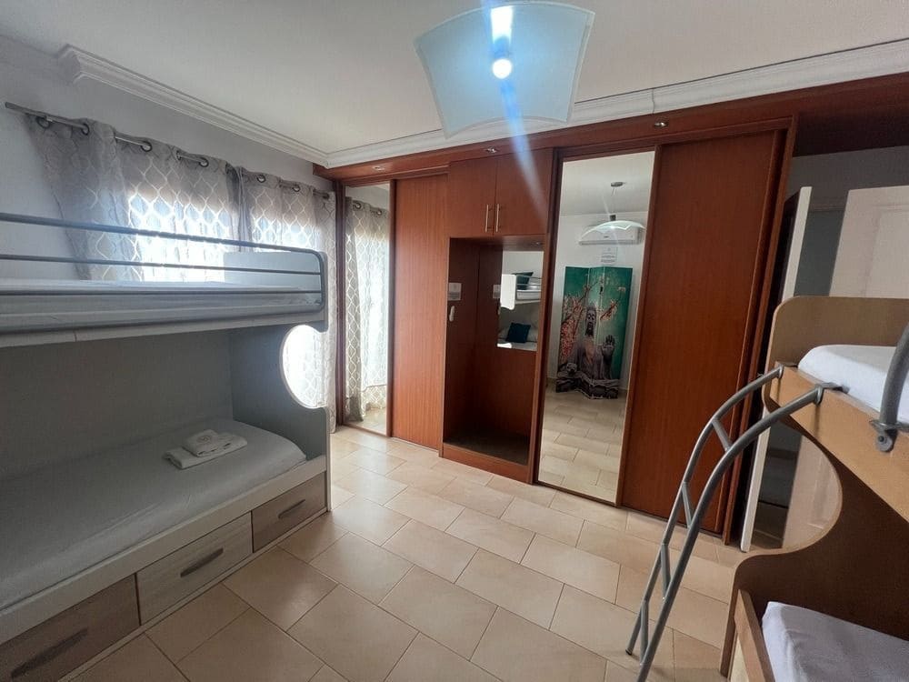 5 quarto Moradia para venda em Costa Adeje com piscina garagem - 1 600 000 € (Ref: 8836365)