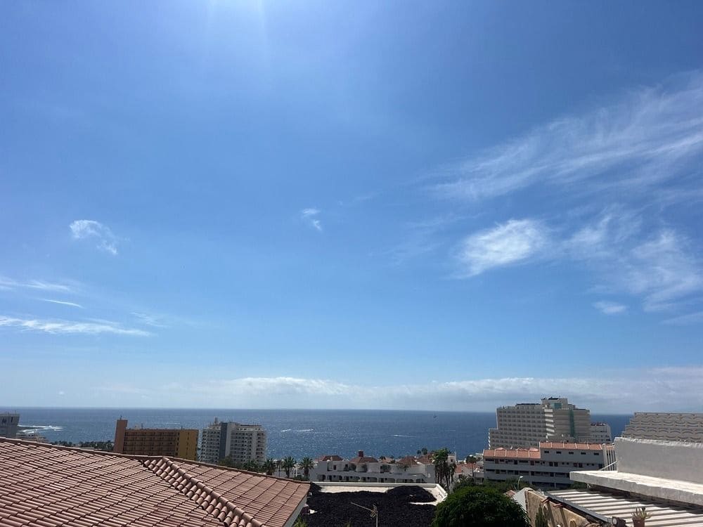 5 quarto Moradia para venda em Costa Adeje com piscina garagem - 1 600 000 € (Ref: 8836365)