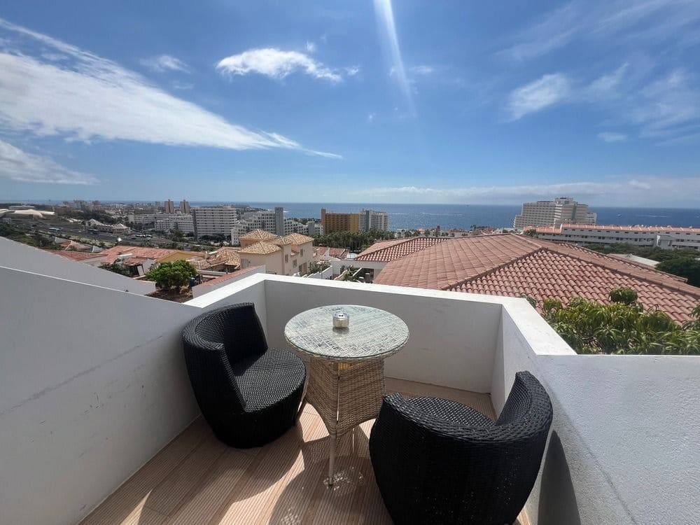 5 quarto Moradia para venda em Costa Adeje com piscina garagem - 1 600 000 € (Ref: 8836365)