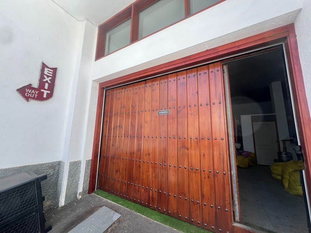 5 quarto Moradia para venda em Costa Adeje com piscina garagem - 1 600 000 € (Ref: 8836365)