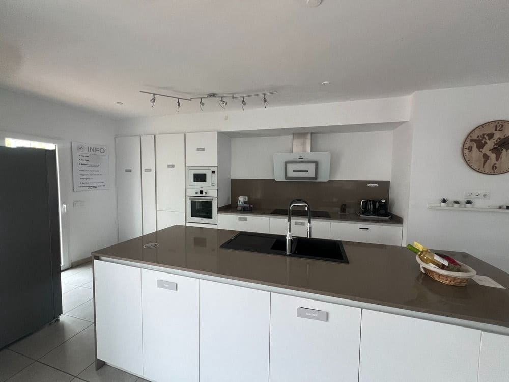 5 quarto Moradia para venda em Costa Adeje com piscina garagem - 1 600 000 € (Ref: 8836365)