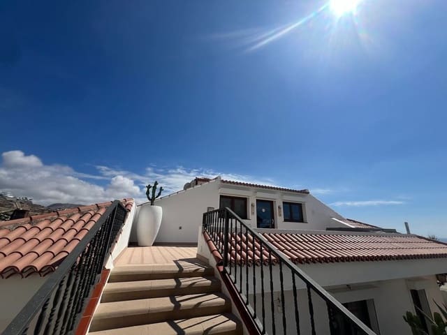 5 quarto Moradia para venda em Costa Adeje, Adeje com piscina garagem - 1 600 000 € (Ref: 8836365)