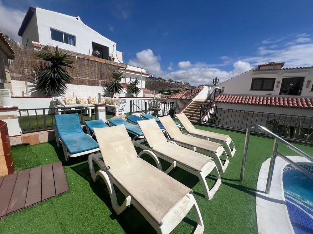 5 quarto Moradia para venda em Costa Adeje com piscina garagem - 1 600 000 € (Ref: 8836365)