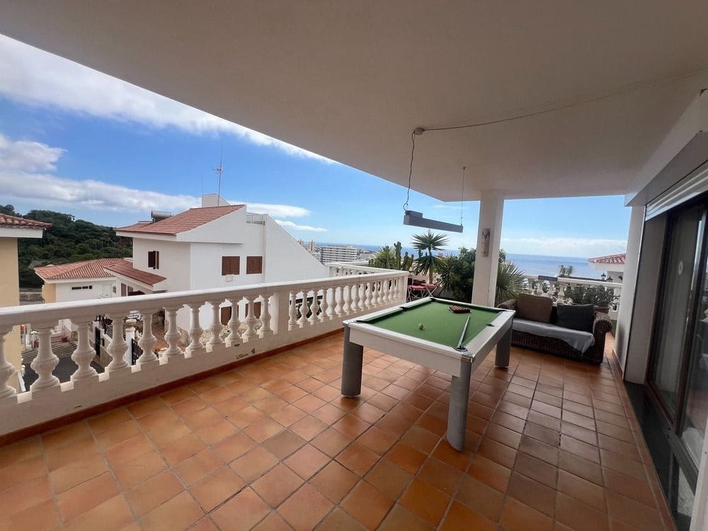 5 quarto Moradia para venda em Costa Adeje com piscina garagem - 1 600 000 € (Ref: 8836365)