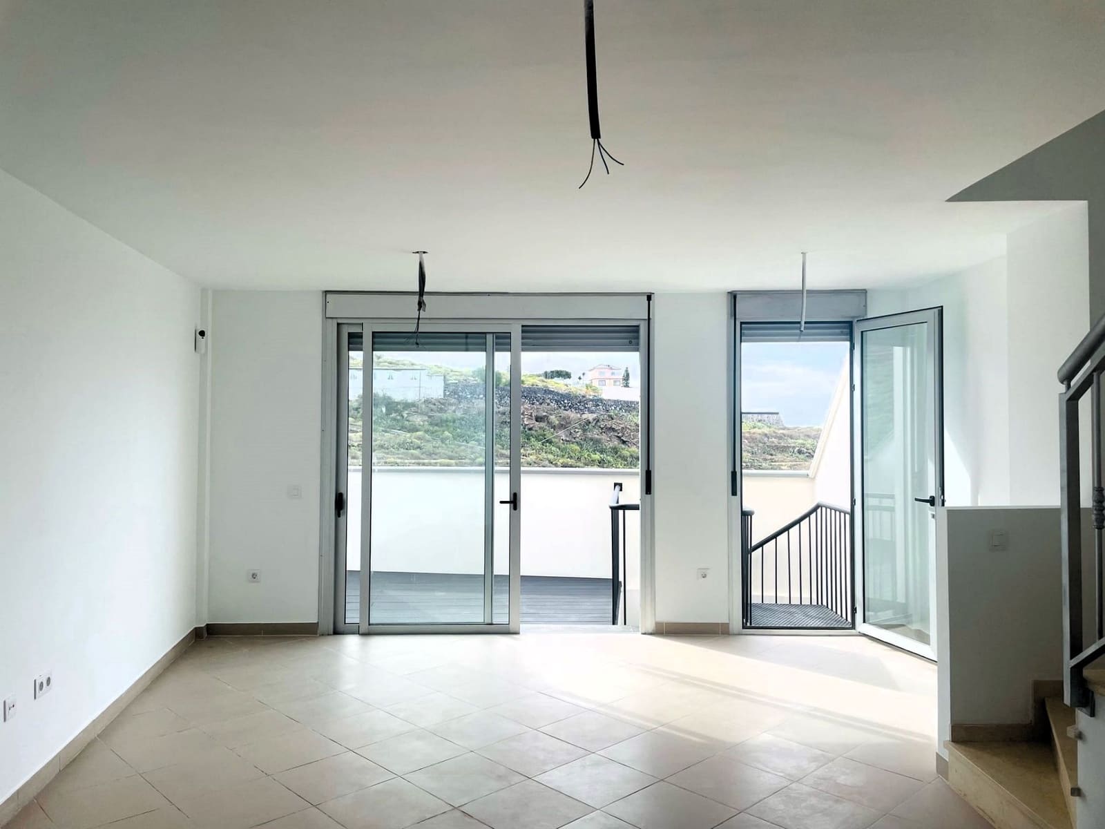 3 soveværelse Semi-Rækkehus til salg i Tijoco Bajo med garage - € 360.000 (Ref: 8842961)