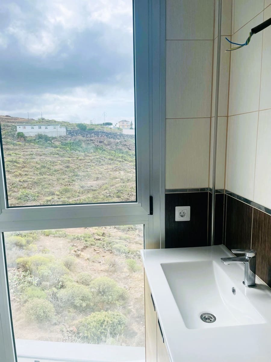 3 soveværelse Semi-Rækkehus til salg i Tijoco Bajo med garage - € 345.000 (Ref: 8842962)