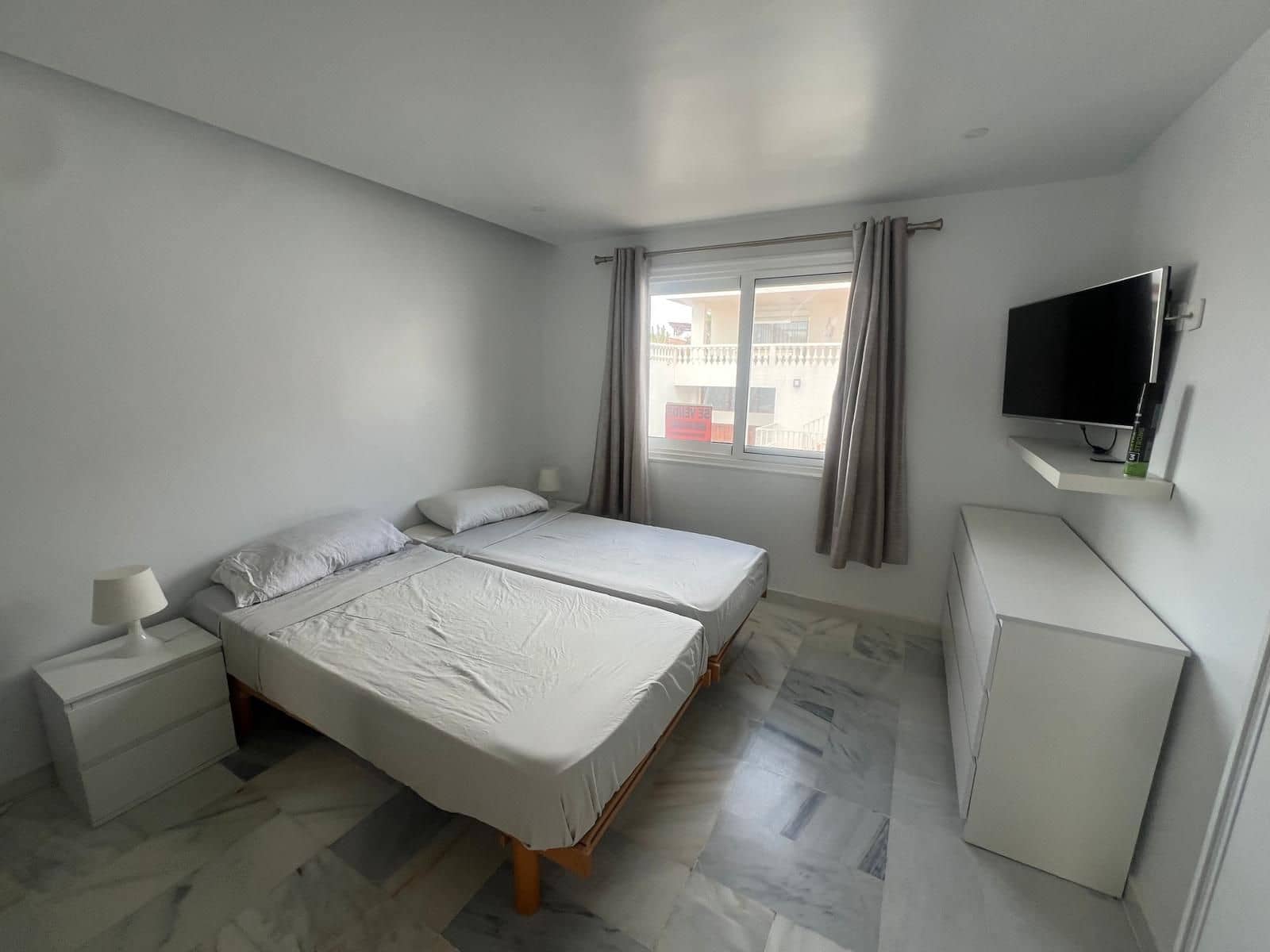 2 slaapkamer Penthouse te koop in Playa de las Americas met zwembad - € 320.000 (Ref: 8968029)