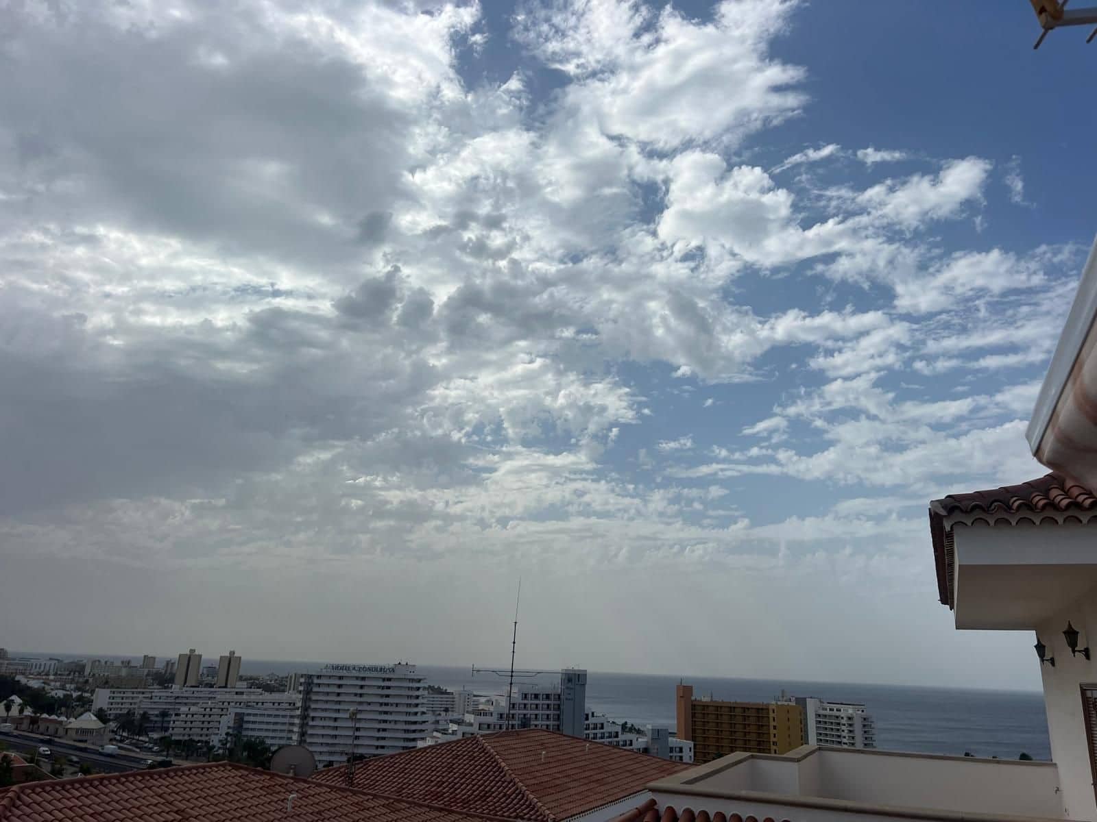 2 slaapkamer Penthouse te koop in Playa de las Americas met zwembad - € 320.000 (Ref: 8968029)