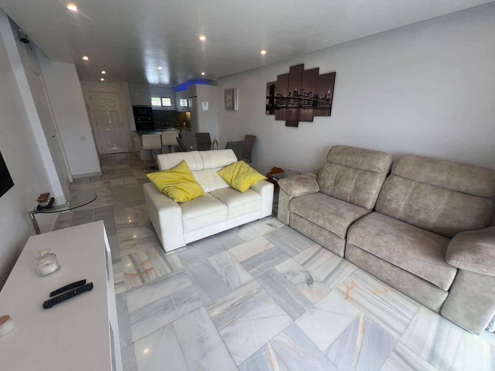 2 slaapkamer Penthouse te koop in Playa de las Americas met zwembad - € 320.000 (Ref: 8968029)