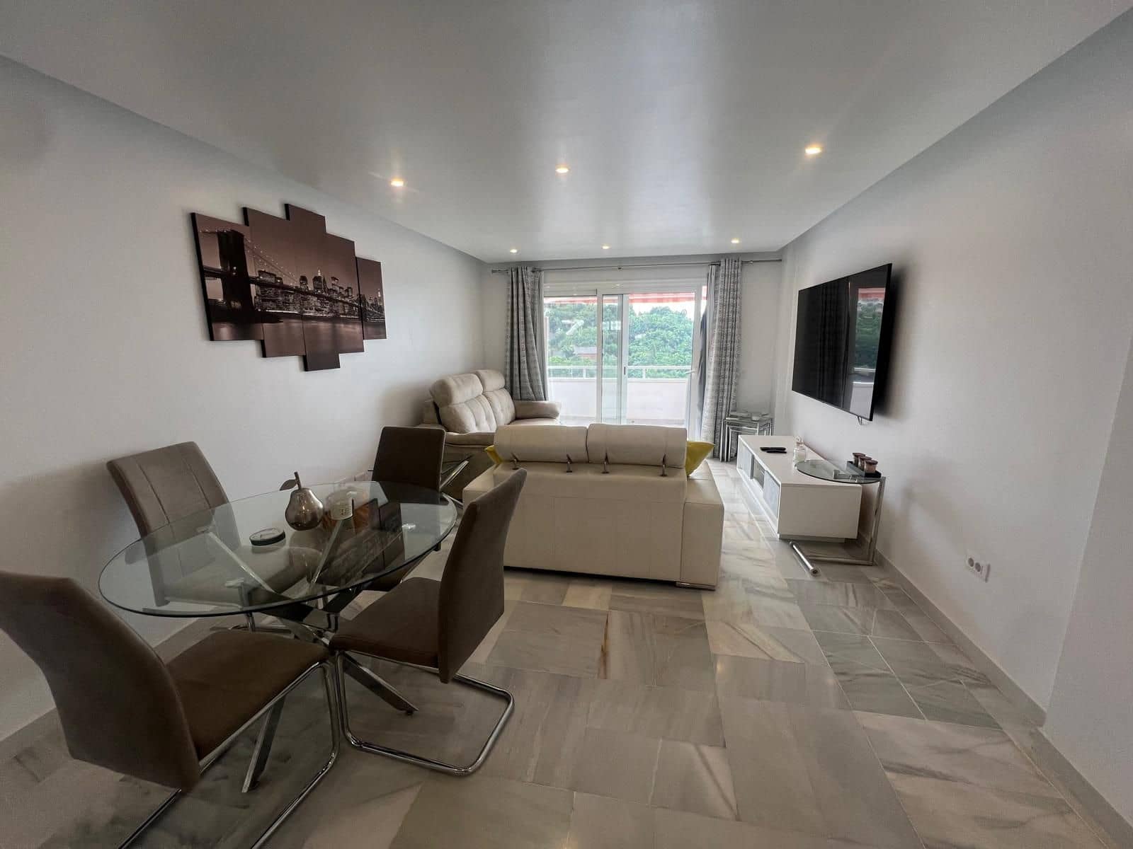 2 slaapkamer Penthouse te koop in Playa de las Americas met zwembad - € 320.000 (Ref: 8968029)