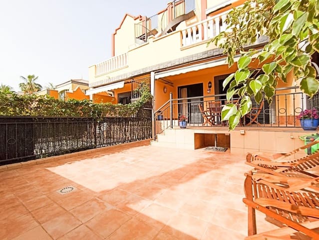 1 soveværelse Lejlighed til salg i Playa del Duque, Adeje med swimmingpool garage - € 530.000 (Ref: 8982171)